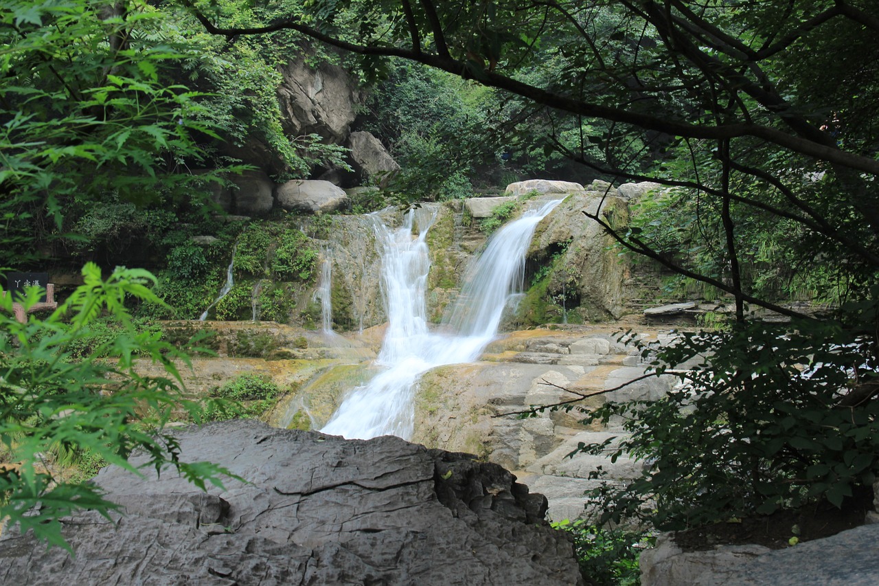 探索中国五大名山之一，华山的壮丽与神秘之旅